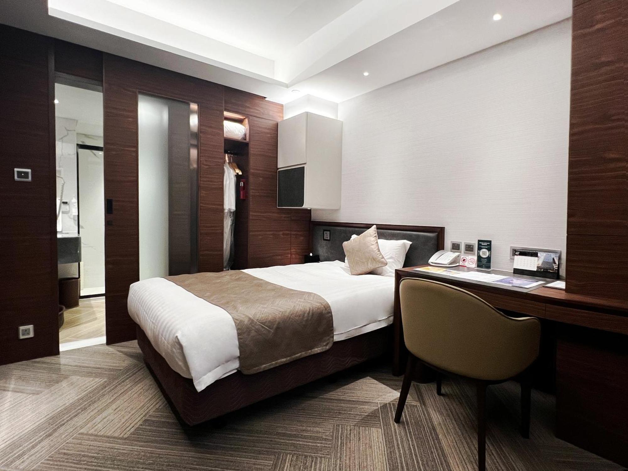 Gloucester Luk Kwok 4* 香港